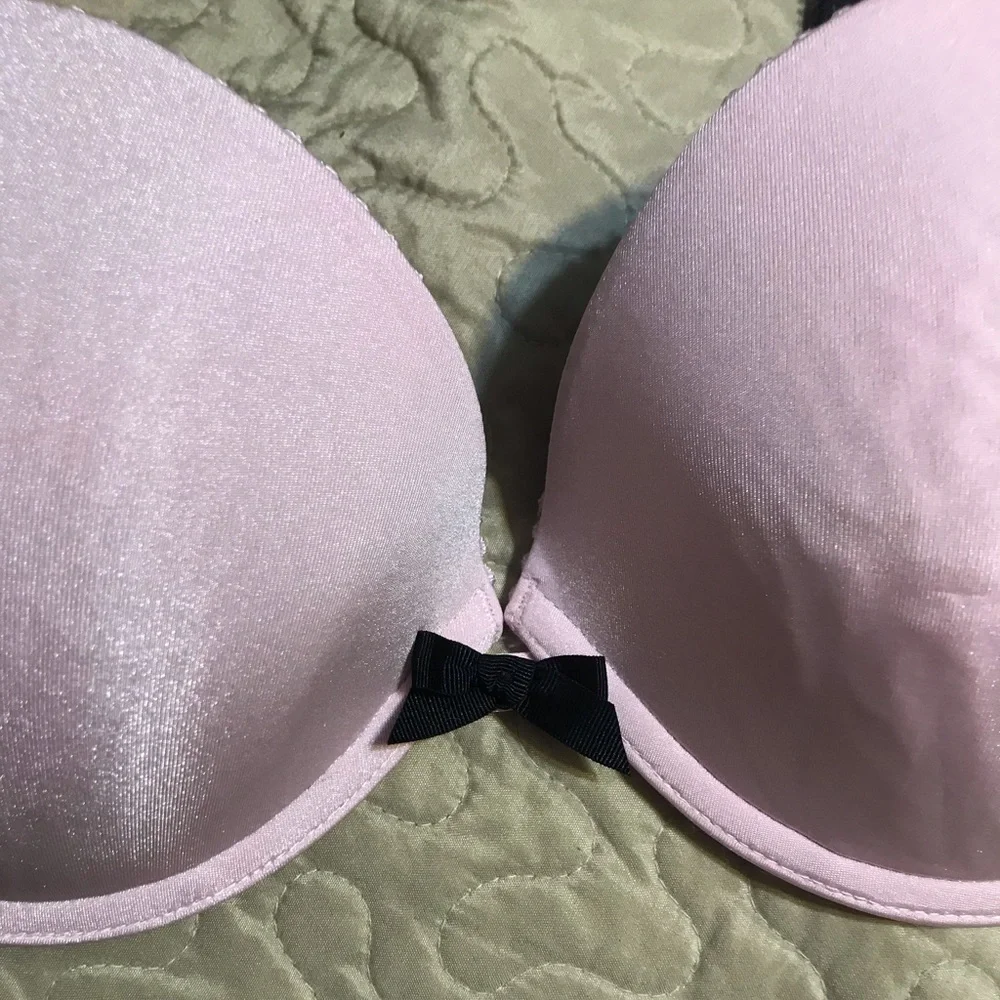 “VICTORIA’S SECRET” BLUSH & BLACK TIE BRA